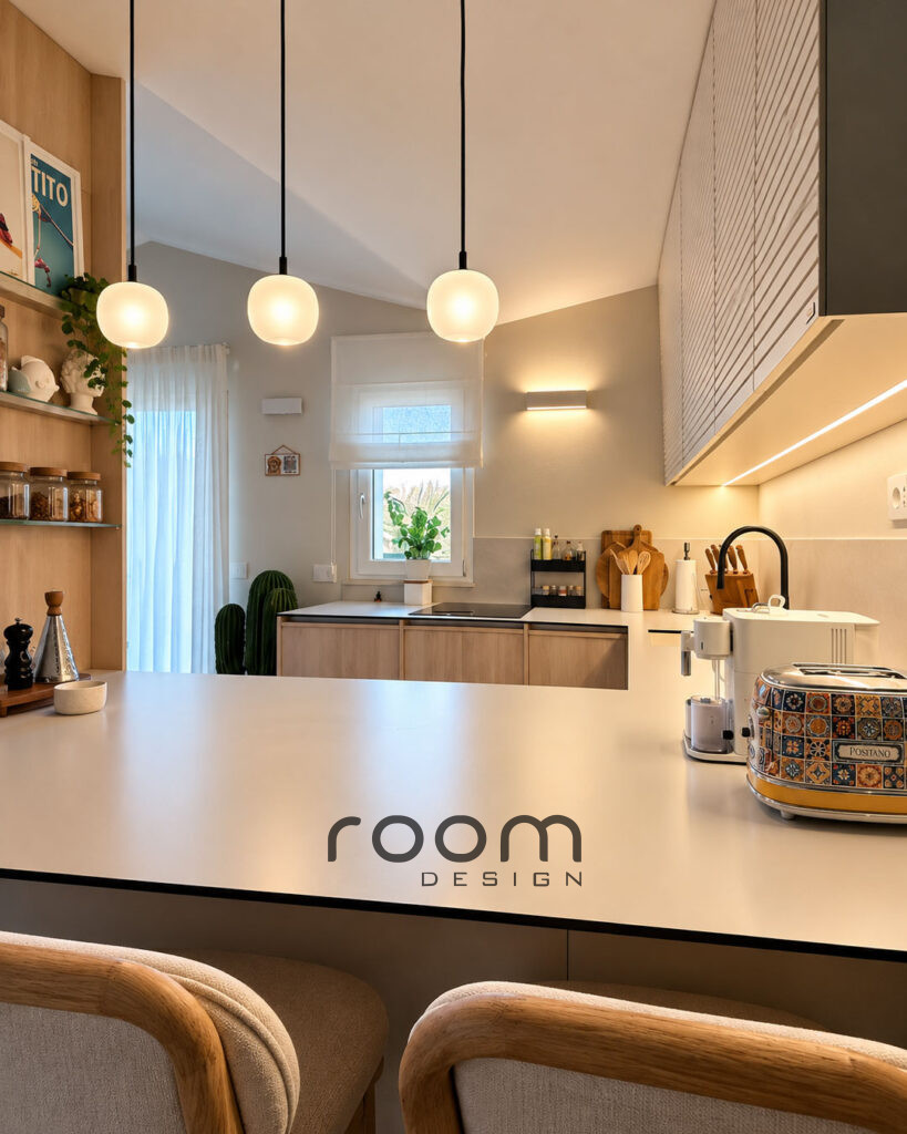 Realizácia kuchyne a obývačky prímorského apartmánu