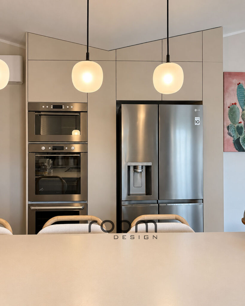 Realizácia kuchyne a obývačky prímorského apartmánu